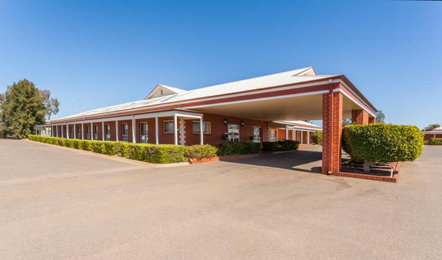 The Kidman Wayside Inn Griffith Bagian luar foto