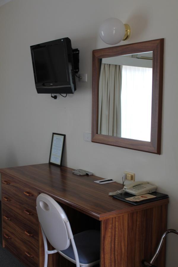The Kidman Wayside Inn Griffith Bagian luar foto